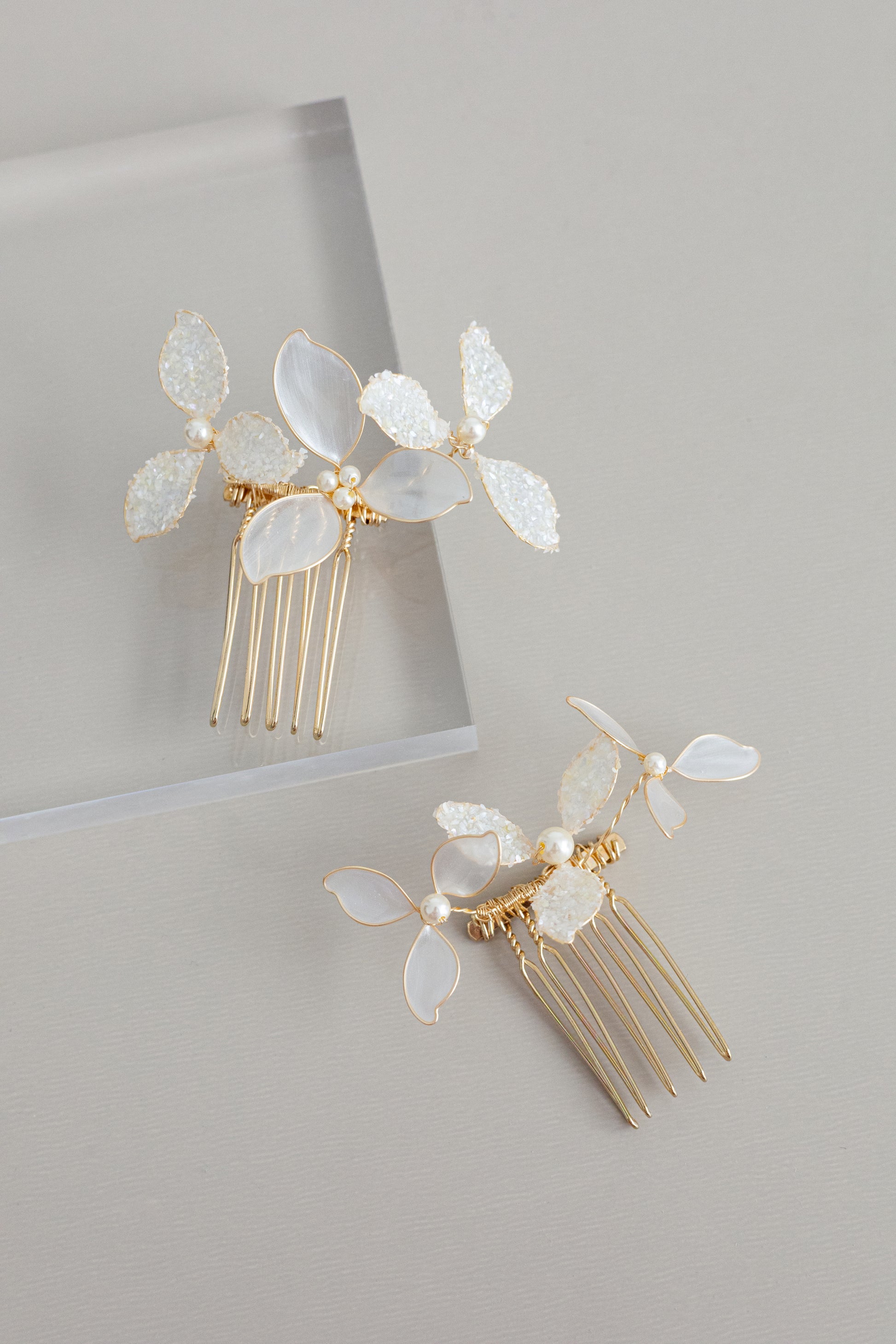 Frosted Petal Combs
